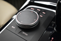 BMW 3シリーズ 320i Mｽﾎﾟｰﾂ ｲﾉﾍﾞｰｼｮﾝ&ﾊｲﾗｲﾝ&ｺﾝﾌｫｰﾄ&ｻｳﾝﾄﾞP ﾚｰｻﾞｰLEDﾍｯﾄﾞﾗｲﾄ ﾋｰﾀｰ付白革 可変Mｻｽ  追従ACC HUD ﾗｲﾌﾞｺｯｸﾋﾟｯﾄ全周囲ｶﾒﾗ ｱｯﾌﾟﾙｶｰﾌﾟﾚｲ haraman/kardon 1ｵｰﾅｰ 電動ﾄﾗﾝｸ2年保証