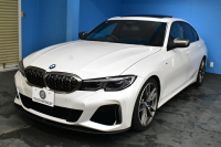BMW 3シリーズ M340i Xﾄﾞﾗｲﾌﾞ ｲﾉﾍﾞｰｼｮﾝP ｻﾝﾙｰﾌ ﾋｰﾀｰ付ﾌﾞﾗｯｸﾚｻﾞｰ ACC HUD ﾚｰｻﾞｰLEDﾗｲﾄ 可変Mｻｽ 19AW Mｽﾎﾟｰﾂﾌﾞﾚｰｷ&ﾃﾞﾌ ｼﾞｪｽﾁｬｰC付ﾀｯﾁﾊﾟﾈﾙﾅﾋﾞ全周囲ｶﾒﾗ ﾊｰﾏﾝｶｰﾄﾞﾝ 側面衝突&車線変更&逸脱警告 2年保証