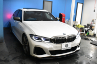 BMW 3シリーズ M340i Xﾄﾞﾗｲﾌﾞ ｲﾉﾍﾞｰｼｮﾝP ｻﾝﾙｰﾌ ﾋｰﾀｰ付ﾌﾞﾗｯｸﾚｻﾞｰ ACC HUD ﾚｰｻﾞｰLEDﾗｲﾄ 可変Mｻｽ 19AW Mｽﾎﾟｰﾂﾌﾞﾚｰｷ&ﾃﾞﾌ ｼﾞｪｽﾁｬｰC付ﾀｯﾁﾊﾟﾈﾙﾅﾋﾞ全周囲ｶﾒﾗ ﾊｰﾏﾝｶｰﾄﾞﾝ 側面衝突&車線変更&逸脱警告 2年保証