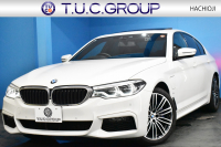 BMW 5シリーズ 530e Mｽﾎﾟｰﾂ iﾊﾟﾌｫｰﾏﾝｽ PHEV ｻﾝﾙｰﾌ ｾﾚｸﾄ&ﾊｲﾉﾍﾞｰｼｮﾝ&ﾊｲﾗｲﾝ&ｱﾄﾞﾊﾞﾝｽP 全面液晶ﾒｰﾀｰ 19AW 全席ﾋｰﾀｰ付黒革 ﾊｰﾏﾝｶｰﾄﾞﾝ 4ｿﾞｰﾝAC LEDﾍｯﾄﾞﾗｲﾄ ACC HUD LCW ﾀｯﾁﾊﾟﾈﾙﾅﾋﾞ全周囲ｶﾒﾗ ﾌﾙｾｸﾞﾜｲﾔﾚｽ充電 電動ﾄﾗﾝｸ 2年保証