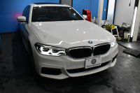 BMW 5シリーズ 530e Mｽﾎﾟｰﾂ iﾊﾟﾌｫｰﾏﾝｽ PHEV ｻﾝﾙｰﾌ ｾﾚｸﾄ&ﾊｲﾉﾍﾞｰｼｮﾝ&ﾊｲﾗｲﾝ&ｱﾄﾞﾊﾞﾝｽP 全面液晶ﾒｰﾀｰ 19AW 全席ﾋｰﾀｰ付黒革 ﾊｰﾏﾝｶｰﾄﾞﾝ 4ｿﾞｰﾝAC LEDﾍｯﾄﾞﾗｲﾄ ACC HUD LCW ﾀｯﾁﾊﾟﾈﾙﾅﾋﾞ全周囲ｶﾒﾗ ﾌﾙｾｸﾞﾜｲﾔﾚｽ充電 電動ﾄﾗﾝｸ 2年保証