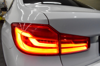 BMW 5シリーズ 530e Mｽﾎﾟｰﾂ iﾊﾟﾌｫｰﾏﾝｽ PHEV ｻﾝﾙｰﾌ ｾﾚｸﾄ&ﾊｲﾉﾍﾞｰｼｮﾝ&ﾊｲﾗｲﾝ&ｱﾄﾞﾊﾞﾝｽP 全面液晶ﾒｰﾀｰ 19AW 全席ﾋｰﾀｰ付黒革 ﾊｰﾏﾝｶｰﾄﾞﾝ 4ｿﾞｰﾝAC LEDﾍｯﾄﾞﾗｲﾄ ACC HUD LCW ﾀｯﾁﾊﾟﾈﾙﾅﾋﾞ全周囲ｶﾒﾗ ﾌﾙｾｸﾞﾜｲﾔﾚｽ充電 電動ﾄﾗﾝｸ 2年保証