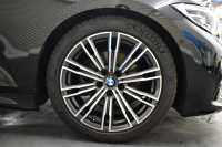 BMW 3シリーズ 320i Mｽﾎﾟｰﾂ ﾊｲﾗｲﾝP ﾋｰﾀｰ付白革 全周囲ｶﾒﾗ ﾜｲﾔﾚｽ充電 ﾌﾙｾｸﾞTV 追従ACC LCW 衝突軽減B 車線逸脱&歩行者警告 ﾗｲﾌﾞｺｯｸﾋﾟｯﾄ ｱｯﾌﾟﾙｶｰﾌﾟﾚｲ ﾌﾙｾｸﾞ ｳｯﾄﾞｲﾝﾃﾘｱ 2年保証