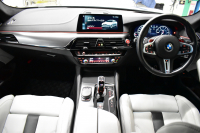 BMW Mシリーズ M5 V8ﾂｲﾝﾀｰﾎﾞ600馬力 MxDrive（4WD/2WD切替可）ｺﾝﾌｫｰﾄP  全席ﾋｰﾀｰ&前席ﾍﾞﾝﾁﾚｰｼｮﾝ&ﾏｯｻｰｼﾞ付白革 ﾅｲﾄﾋﾞｼﾞｮﾝ ｽﾃｱﾘﾝｸﾞﾋｰﾀｰ ｱﾝﾋﾞｴﾝﾄｴｱP  追従ACC LCW LEDﾍｯﾄﾞﾗｲﾄ HUD ﾀﾞｰｸｶｰﾎﾞﾝｱﾙﾐｲﾝﾃﾘｱ 液晶ﾒｰﾀｰ 3Dﾋﾞｭｰ 20AW 2年保証