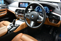 BMW 6シリーズ 623dｸﾞﾗﾝﾂｰﾘｽﾓ Mｽﾎﾟｰﾂ ｱｯﾌﾟｸﾞﾚｰﾄﾞ＆ｺﾝﾌｫｰﾄP ﾊﾟﾉﾗﾏｻﾝﾙｰﾌ ﾋｰﾀｰ&ﾍﾞﾝﾁﾚｰｼｮﾝ＆ﾏｯｻｰｼﾞ付ｺﾆｬｯｸ革 Apple Car Play 全面液晶ﾒｰﾀｰ LEDﾍｯﾄﾞﾗｲﾄ  ACC ﾊｰﾏﾝｶｰﾄﾞﾝｻｳﾝﾄﾞ  HUD LCW 20AW  ﾀｯﾁﾊﾟﾈﾙﾅﾋﾞ全周囲ｶﾒ 電動Rｹﾞｰﾄ 2年保証