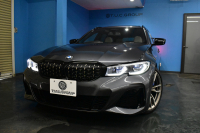 BMW 3シリーズ M340i Xﾄﾞﾗｲﾌﾞ ﾂｰﾘﾝｸﾞ ｲﾉﾍﾞｰｼｮﾝP ﾊﾟﾉﾗﾏｻﾝﾙｰﾌ ﾋｰﾀｰ付白革 追従ACC HUD ﾚｰｻﾞｰLEDﾗｲﾄ ｼﾞｪｽﾁｬｰC付ﾀｯﾁﾊﾟﾈﾙﾅﾋﾞ全周囲ｶﾒﾗ ﾊｰﾏﾝｶｰﾄﾞﾝ 車線変更&逸脱警告 衝突軽減B 電動Rｹﾞｰﾄ 2年保証