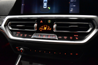 BMW 3シリーズ 320i Mｽﾎﾟｰﾂ ﾃﾞﾋﾞｭｰ&ｺﾝﾌｫｰﾄP ﾋｰﾀｰ付黒革 追従ACC  HUD  LCW 19AW 衝突軽減B 車線逸脱&歩行者警告 ﾗｲﾌﾞｺｯｸﾋﾟｯﾄ ｱｯﾌﾟﾙｶｰﾌﾟﾚｲ Bｶﾒﾗ 電動ﾄﾗﾝｸ ﾜｲﾔﾚｽ充電 社外ﾌﾙｾｸﾞ  ｳｯﾄﾞｲﾝﾃﾘｱ 2年保証