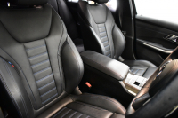 BMW 3シリーズ 320i Mｽﾎﾟｰﾂ ﾃﾞﾋﾞｭｰ&ｺﾝﾌｫｰﾄP ﾋｰﾀｰ付黒革 追従ACC  HUD  LCW 19AW 衝突軽減B 車線逸脱&歩行者警告 ﾗｲﾌﾞｺｯｸﾋﾟｯﾄ ｱｯﾌﾟﾙｶｰﾌﾟﾚｲ Bｶﾒﾗ 電動ﾄﾗﾝｸ ﾜｲﾔﾚｽ充電 社外ﾌﾙｾｸﾞ  ｳｯﾄﾞｲﾝﾃﾘｱ 2年保証