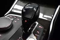 BMW 3シリーズ 320i Mｽﾎﾟｰﾂ ﾃﾞﾋﾞｭｰ&ｺﾝﾌｫｰﾄP ﾋｰﾀｰ付黒革 追従ACC  HUD  LCW 19AW 衝突軽減B 車線逸脱&歩行者警告 ﾗｲﾌﾞｺｯｸﾋﾟｯﾄ ｱｯﾌﾟﾙｶｰﾌﾟﾚｲ Bｶﾒﾗ 電動ﾄﾗﾝｸ ﾜｲﾔﾚｽ充電 社外ﾌﾙｾｸﾞ  ｳｯﾄﾞｲﾝﾃﾘｱ 2年保証