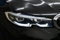 BMW 3シリーズ 320i Mｽﾎﾟｰﾂ ﾃﾞﾋﾞｭｰ&ｺﾝﾌｫｰﾄP ﾋｰﾀｰ付黒革 追従ACC  HUD  LCW 19AW 衝突軽減B 車線逸脱&歩行者警告 ﾗｲﾌﾞｺｯｸﾋﾟｯﾄ ｱｯﾌﾟﾙｶｰﾌﾟﾚｲ Bｶﾒﾗ 電動ﾄﾗﾝｸ ﾜｲﾔﾚｽ充電 社外ﾌﾙｾｸﾞ  ｳｯﾄﾞｲﾝﾃﾘｱ 2年保証