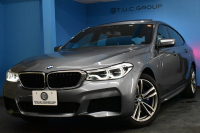 BMW 6シリーズ 630iｸﾞﾗﾝﾂｰﾘｽﾓ Mｽﾎﾟｰﾂ ﾊﾟﾉﾗﾏｻﾝﾙｰﾌ 全席ﾋｰﾀｰ付黒革 全面液晶ﾒｰﾀｰ ﾊｰﾏﾝｶｰﾄﾞﾝ 4ｿﾞｰﾝAC LEDﾍｯﾄﾞﾗｲﾄ 追従ACC HUD 衝突軽減ﾌﾞﾚｰｷ 車線変更&逸脱&歩行者警告 ﾀｯﾁﾊﾟﾈﾙﾅﾋﾞ全周囲ｶﾒﾗ3Dﾋﾞｭｰ 電動Rｹﾞｰﾄ 2年保証