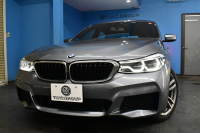 BMW 6シリーズ 630iｸﾞﾗﾝﾂｰﾘｽﾓ Mｽﾎﾟｰﾂ ﾊﾟﾉﾗﾏｻﾝﾙｰﾌ 全席ﾋｰﾀｰ付黒革 全面液晶ﾒｰﾀｰ ﾊｰﾏﾝｶｰﾄﾞﾝ 4ｿﾞｰﾝAC LEDﾍｯﾄﾞﾗｲﾄ 追従ACC HUD 衝突軽減ﾌﾞﾚｰｷ 車線変更&逸脱&歩行者警告 ﾀｯﾁﾊﾟﾈﾙﾅﾋﾞ全周囲ｶﾒﾗ3Dﾋﾞｭｰ 電動Rｹﾞｰﾄ 2年保証
