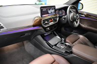 BMW X3 M40i ｾﾚｸﾄﾊﾟｯｹｰｼﾞ LCI後期 1ｵｰﾅｰ 変更後ﾃﾞｻﾞｲﾝLEDﾍｯﾄﾞﾗｲﾄ&ﾃｰﾙ ﾊﾟﾉﾗﾏｻﾝﾙｰﾌ ﾗｲﾌﾞｺｸﾋﾟｯﾄ 可変Mｻｽ 全席ﾋｰﾀｰ付ﾓｶﾚｻﾞｰ ﾊｰﾏﾝｶｰﾄﾞﾝ 20AW 追従ACC HUD ﾀｯﾁﾊﾟﾈﾙﾅﾋﾞ ﾌﾙｾｸﾞ 全周囲ｶﾒﾗ3Dﾋﾞｭｰ 電動Rｹﾞｰﾄ 2年保証