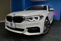 BMW 5シリーズ 523iﾂｰﾘﾝｸﾞ Mｽﾎﾟｰﾂ ｲﾉﾍﾞｰｼｮﾝ&ﾊｲﾗｲﾝP 全席ﾋｰﾀｰ付黒革 ｼﾞｪｽﾁｬｰC付ﾀｯﾁﾊﾟﾈﾙHDDﾅﾋﾞ 全周囲ｶﾒﾗ ﾜｲﾔﾚｽ充電 液晶ﾒｰﾀｰ 追従ACC HUD ｱﾀﾞﾌﾟﾃｨﾌﾞLEDﾍｯﾄﾞﾗｲﾄ 車線変更&逸脱&歩行者警告 19AW  2年保証