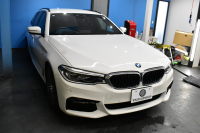 BMW 5シリーズ 523iﾂｰﾘﾝｸﾞ Mｽﾎﾟｰﾂ ｲﾉﾍﾞｰｼｮﾝ&ﾊｲﾗｲﾝP 全席ﾋｰﾀｰ付黒革 ｼﾞｪｽﾁｬｰC付ﾀｯﾁﾊﾟﾈﾙHDDﾅﾋﾞ 全周囲ｶﾒﾗ ﾜｲﾔﾚｽ充電 液晶ﾒｰﾀｰ 追従ACC HUD ｱﾀﾞﾌﾟﾃｨﾌﾞLEDﾍｯﾄﾞﾗｲﾄ 車線変更&逸脱&歩行者警告 19AW  2年保証