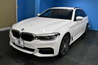 BMW 5シリーズ 523iﾂｰﾘﾝｸﾞ Mｽﾎﾟｰﾂ ｲﾉﾍﾞｰｼｮﾝ&ﾊｲﾗｲﾝP 全席ﾋｰﾀｰ付黒革 ｼﾞｪｽﾁｬｰC付ﾀｯﾁﾊﾟﾈﾙHDDﾅﾋﾞ 全周囲ｶﾒﾗ ﾜｲﾔﾚｽ充電 液晶ﾒｰﾀｰ 追従ACC HUD ｱﾀﾞﾌﾟﾃｨﾌﾞLEDﾍｯﾄﾞﾗｲﾄ 車線変更&逸脱&歩行者警告 19AW  2年保証