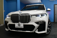 BMW X7 xDrive 35d Mｽﾎﾟｰﾂ  6人乗り ｳｪﾙﾈｽP ｽｶｲﾗｳﾝｼﾞﾊﾟﾉﾗﾏｻﾝR  ﾘｱｼｰﾄｴﾝﾀｰﾃｲﾝﾒﾝﾄ  ﾚｰｻﾞｰLED 全席ﾋｰﾀｰ付茶革 Fﾏｯｻｰｼﾞ&ﾍﾞﾝﾁ ﾊｰﾏﾝｶｰﾄﾞﾝ 22AW  ACC HUD ｼﾙﾊﾞｰｸﾞﾚｰｳｯﾄﾞﾄﾘﾑ ﾗｲﾌﾞｺｸﾋﾟｯﾄ ﾀｯﾁﾊﾟﾈﾙﾅﾋﾞTV全周囲ｶﾒﾗ 2年保証