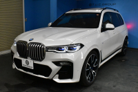 BMW X7 xDrive 35d Mｽﾎﾟｰﾂ  6人乗り ｳｪﾙﾈｽP ｽｶｲﾗｳﾝｼﾞﾊﾟﾉﾗﾏｻﾝR  ﾘｱｼｰﾄｴﾝﾀｰﾃｲﾝﾒﾝﾄ  ﾚｰｻﾞｰLED 全席ﾋｰﾀｰ付茶革 Fﾏｯｻｰｼﾞ&ﾍﾞﾝﾁ ﾊｰﾏﾝｶｰﾄﾞﾝ 22AW  ACC HUD ｼﾙﾊﾞｰｸﾞﾚｰｳｯﾄﾞﾄﾘﾑ ﾗｲﾌﾞｺｸﾋﾟｯﾄ ﾀｯﾁﾊﾟﾈﾙﾅﾋﾞTV全周囲ｶﾒﾗ 2年保証
