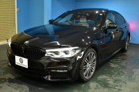 BMW 5シリーズ 523i Mｽﾎﾟｰﾂ ｻﾝﾙｰﾌ ｲﾉﾍﾞｰｼｮﾝ&ﾊｲﾗｲﾝP ｱﾀﾞﾌﾟﾃｨﾌﾞLEDﾍｯﾄﾞﾗｲﾄ 全席ﾋｰﾀｰ付白革 追従ACC HUD ｼﾞｪｽﾁｬｰC付ﾀｯﾁﾊﾟﾈﾙHDDﾅﾋﾞ全周囲ｶﾒﾗ ﾜｲﾔﾚｽ充電 車線変更&逸脱&歩行者警告 Pｱｼｽﾄ 液晶ﾒｰﾀｰ 19AW 2年保証