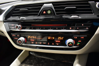 BMW 5シリーズ 523i Mｽﾎﾟｰﾂ ｻﾝﾙｰﾌ ｲﾉﾍﾞｰｼｮﾝ&ﾊｲﾗｲﾝP ｱﾀﾞﾌﾟﾃｨﾌﾞLEDﾍｯﾄﾞﾗｲﾄ 全席ﾋｰﾀｰ付白革 追従ACC HUD ｼﾞｪｽﾁｬｰC付ﾀｯﾁﾊﾟﾈﾙHDDﾅﾋﾞ全周囲ｶﾒﾗ ﾜｲﾔﾚｽ充電 車線変更&逸脱&歩行者警告 Pｱｼｽﾄ 液晶ﾒｰﾀｰ 19AW 2年保証