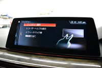 BMW 5シリーズ 523i Mｽﾎﾟｰﾂ ｻﾝﾙｰﾌ ｲﾉﾍﾞｰｼｮﾝ&ﾊｲﾗｲﾝP ｱﾀﾞﾌﾟﾃｨﾌﾞLEDﾍｯﾄﾞﾗｲﾄ 全席ﾋｰﾀｰ付白革 追従ACC HUD ｼﾞｪｽﾁｬｰC付ﾀｯﾁﾊﾟﾈﾙHDDﾅﾋﾞ全周囲ｶﾒﾗ ﾜｲﾔﾚｽ充電 車線変更&逸脱&歩行者警告 Pｱｼｽﾄ 液晶ﾒｰﾀｰ 19AW 2年保証