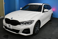 BMW 3シリーズ 330iﾂｰﾘﾝｸﾞ Mｽﾎﾟｰﾂ 高出力 ﾊｲﾗｲﾝ&ｺﾝﾌｫｰﾄP LEDﾍｯﾄﾞﾗｲﾄ ﾋｰﾀｰ付黒革 全周囲ｶﾒﾗ ACC Mｽﾎﾟｰﾂﾌﾞﾚｰｷ ﾀｯﾁﾊﾟﾈﾙﾅﾋﾞ ｱｯﾌﾟﾙｶｰﾌﾟﾚｲ 電動Rｹﾞｰﾄ ﾜｲﾔﾚｽ充電 18AW 2年保証