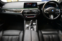 BMW 5シリーズ 540i Mｽﾎﾟｰﾂ ｻﾝﾙｰﾌ ｺﾝﾌｫｰﾄ&ﾊｲﾗｲﾝP 前席ｺﾝﾌｫｰﾄｼｰﾄ&ﾏｯｻｰｼﾞ&ﾍﾞﾝﾁﾚｰﾀｰ 全席ﾋｰﾀｰ付黒革 ﾊｰﾏﾝｶｰﾄﾞﾝ 4ｿﾞｰﾝAC 可変ｻｽ Mｽﾎﾟｰﾂﾌﾞﾚｰｷ LEDﾍｯﾄﾞﾗｲﾄ 液晶ﾒｰﾀｰ ACC LCW 全周囲ｶﾒﾗ  電動ﾄﾗﾝｸ 2年保証