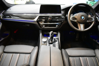 BMW 5シリーズ 540i Mｽﾎﾟｰﾂ 1ｵｰﾅｰ ｻﾝﾙｰﾌ ｲﾉﾍﾞｰｼｮﾝ&ﾊｲﾗｲﾝP 全席ﾋｰﾀｰ付黒革 HUD 可変ｻｽ Mｽﾎﾟｰﾂﾌﾞﾚｰｷ ｱﾀﾞﾌﾟﾃｨﾌﾞLEDﾍｯﾄﾞﾗｲﾄ 液晶ﾒｰﾀｰ ACC LCW ｼﾞｪｽﾁｬｰC付ﾀｯﾁﾊﾟﾈﾙﾅﾋﾞ全周囲ｶﾒﾗ ﾌﾙｾｸﾞ 電動ﾄﾗﾝｸ 2年保証