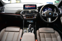 BMW X3 Xﾄﾞﾗｲﾌﾞ20d Mｽﾎﾟｰﾂ ｾﾚｸﾄ&ﾊｲﾗｲﾝP ﾊﾟﾉﾗﾏｻﾝR 型式変更後ﾓﾃﾞﾙ(UZ20) harman/kardon ﾗｲﾌﾞｺｯｸﾋﾟｯﾄ  20AW LEDﾍｯﾄﾞﾗｲﾄ ACC HUD 前席ﾍﾞﾝﾁﾚｰｼｮﾝ&全席ﾋｰﾀｰ付ﾓｶﾚｻﾞｰ LCW ﾀｯﾁﾊﾟﾈﾙﾅﾋﾞ  電動Rｹﾞｰﾄ ﾜｲﾔﾚｽ充電  2年保証