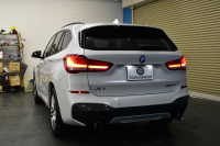 BMW X1 Xdrive25i  Mｽﾎﾟｰﾂ 後期LCI 高出力ｶﾞｿﾘﾝｴﾝｼﾞﾝ  ﾌｪｲｽﾘﾌﾄ後ﾓﾃﾞﾙ  1ｵｰﾅｰ 4WD 有償ｶﾗｰ「ﾐﾈﾗﾙﾎﾜｲﾄﾊﾟｰﾙ」 ﾊｲﾗｲﾝ&ｺﾝﾌｫｰﾄP 追従ACC HUD ﾋｰﾀｰ付電動黒革 ﾀｯﾁﾊﾟﾈﾙHDDﾅﾋﾞBｶﾒﾗ Pｱｼｽﾄ 衝突軽減B 車線逸脱&歩行者警告 電動Rｹﾞｰﾄ 18AW 2年保証