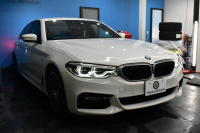 BMW 5シリーズ 523d Mｽﾎﾟｰﾂ ﾊｲﾗｲﾝP 全席ﾋｰﾀｰ付黒革 HUD LEDﾍｯﾄﾞﾗｲﾄ 追従ACC ｿﾌﾄｸﾛｰｽﾞﾄﾞｱ 液晶ﾒｰﾀｰ ｼﾞｪｽﾁｬ-C付ﾀｯﾁﾊﾟﾈﾙ対応iﾄﾞﾗｲﾌﾞHDDﾅﾋﾞﾌﾙｾｸﾞ 全周囲ｶﾒﾗ3Dﾋﾞｭｰ 車線変更&逸脱警告 衝突軽減ﾌﾞﾚｰｷ 電動ﾄﾗﾝｸ 2年保証