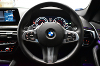 BMW 5シリーズ 523d Mｽﾎﾟｰﾂ ﾊｲﾗｲﾝP 全席ﾋｰﾀｰ付黒革 HUD LEDﾍｯﾄﾞﾗｲﾄ 追従ACC ｿﾌﾄｸﾛｰｽﾞﾄﾞｱ 液晶ﾒｰﾀｰ ｼﾞｪｽﾁｬ-C付ﾀｯﾁﾊﾟﾈﾙ対応iﾄﾞﾗｲﾌﾞHDDﾅﾋﾞﾌﾙｾｸﾞ 全周囲ｶﾒﾗ3Dﾋﾞｭｰ 車線変更&逸脱警告 衝突軽減ﾌﾞﾚｰｷ 電動ﾄﾗﾝｸ 2年保証