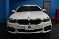 BMW 5シリーズ 523d Mｽﾎﾟｰﾂ ﾊｲﾗｲﾝP 全席ﾋｰﾀｰ付黒革 HUD LEDﾍｯﾄﾞﾗｲﾄ 追従ACC ｿﾌﾄｸﾛｰｽﾞﾄﾞｱ 液晶ﾒｰﾀｰ ｼﾞｪｽﾁｬ-C付ﾀｯﾁﾊﾟﾈﾙ対応iﾄﾞﾗｲﾌﾞHDDﾅﾋﾞﾌﾙｾｸﾞ 全周囲ｶﾒﾗ3Dﾋﾞｭｰ 車線変更&逸脱警告 衝突軽減ﾌﾞﾚｰｷ 電動ﾄﾗﾝｸ 2年保証
