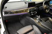 BMW 5シリーズ 523d Mｽﾎﾟｰﾂ ﾊｲﾗｲﾝP 全席ﾋｰﾀｰ付黒革 HUD LEDﾍｯﾄﾞﾗｲﾄ 追従ACC ｿﾌﾄｸﾛｰｽﾞﾄﾞｱ 液晶ﾒｰﾀｰ ｼﾞｪｽﾁｬ-C付ﾀｯﾁﾊﾟﾈﾙ対応iﾄﾞﾗｲﾌﾞHDDﾅﾋﾞﾌﾙｾｸﾞ 全周囲ｶﾒﾗ3Dﾋﾞｭｰ 車線変更&逸脱警告 衝突軽減ﾌﾞﾚｰｷ 電動ﾄﾗﾝｸ 2年保証