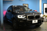 BMW X3 Xﾄﾞﾗｲﾌﾞ20d Mｽﾎﾟｰﾂ ｾﾚｸﾄ&ﾊｲﾗｲﾝP ﾊﾟﾉﾗﾏｻﾝR 型式変更後ﾓﾃﾞﾙ(UZ20) harman/kardon ﾗｲﾌﾞｺｯｸﾋﾟｯﾄ  20AW LEDﾍｯﾄﾞﾗｲﾄ ACC HUD 全席ﾋｰﾀｰ付茶革 LCW ﾀｯﾁﾊﾟﾈﾙﾅﾋﾞ  電動Rｹﾞｰﾄ ﾜｲﾔﾚｽ充電  2年保証