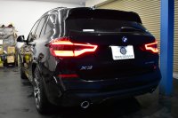 BMW X3 Xﾄﾞﾗｲﾌﾞ20d Mｽﾎﾟｰﾂ ｾﾚｸﾄ&ﾊｲﾗｲﾝP ﾊﾟﾉﾗﾏｻﾝR 型式変更後ﾓﾃﾞﾙ(UZ20) harman/kardon ﾗｲﾌﾞｺｯｸﾋﾟｯﾄ  20AW LEDﾍｯﾄﾞﾗｲﾄ ACC HUD 全席ﾋｰﾀｰ付茶革 LCW ﾀｯﾁﾊﾟﾈﾙﾅﾋﾞ  電動Rｹﾞｰﾄ ﾜｲﾔﾚｽ充電  2年保証