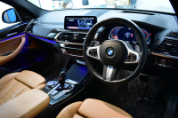 BMW X3 Xﾄﾞﾗｲﾌﾞ20d Mｽﾎﾟｰﾂ ｾﾚｸﾄ&ﾊｲﾗｲﾝP ﾊﾟﾉﾗﾏｻﾝR 型式変更後ﾓﾃﾞﾙ(UZ20) harman/kardon ﾗｲﾌﾞｺｯｸﾋﾟｯﾄ  20AW LEDﾍｯﾄﾞﾗｲﾄ ACC HUD 全席ﾋｰﾀｰ付茶革 LCW ﾀｯﾁﾊﾟﾈﾙﾅﾋﾞ  電動Rｹﾞｰﾄ ﾜｲﾔﾚｽ充電  2年保証
