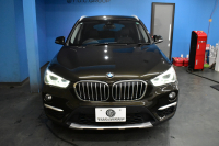 BMW X1 Xﾄﾞﾗｲﾌﾞ18d xﾗｲﾝ 中期ﾓﾃﾞﾙ 4WD ﾋｰﾀｰ付黒革 ｱﾄﾞﾊﾞﾝｽﾄﾞｱｸﾃｨﾌﾞｾｰﾌﾃｨ&ｺﾝﾌｫｰﾄ&ﾊｲﾗｲﾝP 追従ACC HUD 18AW NEWﾃﾞｻﾞｲﾝﾒｰﾀｰ LEDﾍｯﾄﾞﾗｲﾄ ﾀｯﾁﾊﾟﾈﾙHDDﾅﾋﾞBｶﾒﾗ 前後PDC  衝突軽減B 車線逸脱&歩行者警告 電動Rｹﾞｰﾄ ｽﾏｰﾄｷｰ 2年保証