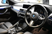 BMW X2 M35i 4WD ｾﾚｸﾄ&ｱﾄﾞﾊﾞﾝｽﾄﾞｱｸﾃｨﾌﾞｾｰﾌﾃｨ-&ｺﾝﾌｫｰﾄP ﾊﾟﾉﾗﾏｻﾝﾙｰﾌ ﾋｰﾀｰ付電動黒革 3DﾃﾞｻﾞｲﾝFﾘｯﾌﾟ 20AW LEDﾍｯﾄﾞﾗｲﾄ 追従ACC HUD ﾀｯﾁﾊﾟﾈﾙﾅﾋﾞBｶﾒﾗ ｶｰﾎﾞﾝ調ﾄﾗﾝｸ&ﾘｱｽﾎﾟｲﾗｰ 衝突軽減B 車線逸脱&歩行者警告 電動Rｹﾞｰﾄ 2年保証