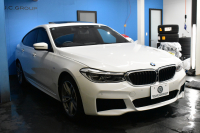 BMW 6シリーズ 630iｸﾞﾗﾝﾂｰﾘｽﾓ Mｽﾎﾟｰﾂ ﾊﾟﾉﾗﾏｻﾝR ｲﾉﾍﾞｰｼｮﾝ&ｺﾝﾌｫｰﾄP 前席ﾏｯｻｰｼﾞ&ﾍﾞﾝﾁ&全席ﾋｰﾀｰ付黒革 ﾊｰﾏﾝｶｰﾄﾞﾝ 4ｿﾞｰﾝAC LEDﾍｯﾄﾞﾗｲﾄ 追従ACC HUD ｿﾌﾄｸﾛｰｽﾞﾄﾞｱ 衝突軽減B 車線変更&逸脱&歩行者警告 全周囲ｶﾒﾗ3Dﾋﾞｭｰ 電動Rｹﾞｰﾄ 2年保証