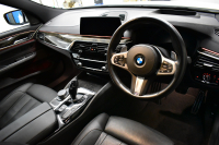 BMW 6シリーズ 630iｸﾞﾗﾝﾂｰﾘｽﾓ Mｽﾎﾟｰﾂ ﾊﾟﾉﾗﾏｻﾝR ｲﾉﾍﾞｰｼｮﾝ&ｺﾝﾌｫｰﾄP 前席ﾏｯｻｰｼﾞ&ﾍﾞﾝﾁ&全席ﾋｰﾀｰ付黒革 ﾊｰﾏﾝｶｰﾄﾞﾝ 4ｿﾞｰﾝAC LEDﾍｯﾄﾞﾗｲﾄ 追従ACC HUD ｿﾌﾄｸﾛｰｽﾞﾄﾞｱ 衝突軽減B 車線変更&逸脱&歩行者警告 全周囲ｶﾒﾗ3Dﾋﾞｭｰ 電動Rｹﾞｰﾄ 2年保証