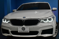 BMW 6シリーズ 630iｸﾞﾗﾝﾂｰﾘｽﾓ Mｽﾎﾟｰﾂ ﾊﾟﾉﾗﾏｻﾝR ｲﾉﾍﾞｰｼｮﾝ&ｺﾝﾌｫｰﾄP 前席ﾏｯｻｰｼﾞ&ﾍﾞﾝﾁ&全席ﾋｰﾀｰ付黒革 ﾊｰﾏﾝｶｰﾄﾞﾝ 4ｿﾞｰﾝAC LEDﾍｯﾄﾞﾗｲﾄ 追従ACC HUD ｿﾌﾄｸﾛｰｽﾞﾄﾞｱ 衝突軽減B 車線変更&逸脱&歩行者警告 全周囲ｶﾒﾗ3Dﾋﾞｭｰ 電動Rｹﾞｰﾄ 2年保証