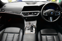 BMW 3シリーズ 320d Xﾄﾞﾗｲﾌﾞ Mｽﾎﾟｰﾂ 4WD ﾃﾞﾋﾞｭｰ&ｺﾝﾌｫｰﾄP Mﾊﾟﾌｫｰﾏﾝｽﾚｯﾄﾞｷｬﾘﾊﾟｰ 全周囲ｶﾒﾗ ﾋｰﾀｰ付黒革ｼｰﾄ 19AW 電動ﾄﾗﾝｸ ﾜｲﾔﾚｽ充電 追従ACC LEDﾍｯﾄﾞﾗｲﾄ HUD ﾗｲﾌﾞｺｯｸﾋﾟｯﾄ ｱｯﾌﾟﾙｶｰﾌﾟﾚｲ LCW 2年保証