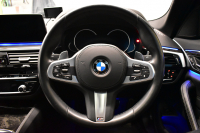 BMW 5シリーズ 540i Xﾄﾞﾗｲﾌﾞ Mｽﾎﾟｰﾂ 4WD ｺﾝﾌｫｰﾄ&ﾊｲﾗｲﾝP ｻﾝﾙｰﾌ 前席ｺﾝﾌｫｰﾄｼｰﾄ 前席ﾏｯｻｰｼﾞ&ﾍﾞﾝﾁﾚｰﾀｰ 全席ﾋｰﾀｰ付黒革 CPMｽﾄﾗｯﾄﾌﾞﾚｰｽ&ﾛｱﾚｲﾝﾌｫｰｽ 可変ｻｽ Mｽﾎﾟｰﾂﾌﾞﾚｰｷ LEDﾍｯﾄﾞﾗｲﾄ ACC HUD LCW  4ｿﾞｰﾝAC 全周囲ｶﾒﾗ  電動ﾄﾗﾝｸ 2年保証