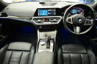 BMW 3シリーズ 320d Xﾄﾞﾗｲﾌﾞ Mｽﾎﾟｰﾂ 4WD ﾃﾞﾋﾞｭｰ&ｲﾉﾍﾞｰｼｮﾝ&ｺﾝﾌｫｰﾄP ｻﾝﾙｰﾌ ﾚｰｻﾞｰLEDﾗｲﾄ HUD ﾋｰﾀｰ付黒革 全周囲ｶﾒﾗ  追従ACC LCW 19AW ﾗｲﾌﾞｺｯｸﾋﾟｯﾄﾀｯﾁﾊﾟﾈﾙﾅﾋﾞ ｱｯﾌﾟﾙｶｰﾌﾟﾚｲ 電動ﾄﾗﾝｸ ﾜｲﾔﾚｽ充電 2年保証