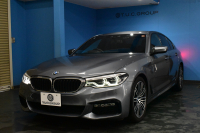 BMW 5シリーズ 523i Mｽﾎﾟｰﾂ ﾊｲﾗｲﾝP 全席ﾋｰﾀｰ付黒革 追従ACC HUD LEDﾍｯﾄﾞﾗｲﾄ  ｼﾞｪｽﾁｬｰC付ﾀｯﾁﾊﾟﾈﾙHDDﾅﾋﾞ全周囲ｶﾒﾗ ﾜｲﾔﾚｽ充電 車線変更&逸脱&歩行者警告 Pｱｼｽﾄ 液晶ﾒｰﾀｰ 19AW 2年保証