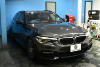 BMW 5シリーズ 523iﾂｰﾘﾝｸﾞ Mｽﾎﾟｰﾂ ｲﾉﾍﾞｰｼｮﾝ&ﾊｲﾗｲﾝP 全席ﾋｰﾀｰ付黒革 追従ACC HUD LCW ｱﾀﾞﾌﾟﾃｨﾌﾞLEDﾍｯﾄﾞﾗｲﾄ ﾜｲﾔﾚｽ充電ﾄﾚｲ ｼﾞｪｽﾁｬｰC付ﾀｯﾁﾊﾟﾈﾙHDDﾅﾋﾞ 全周囲ｶﾒﾗ3Dﾋﾞｭｰ Pｱｼｽﾄ 液晶ﾒｰﾀｰ  19AW ﾃﾞｨｽﾌﾟﾚｲｷｰ 1ｵｰﾅｰ 2年保証