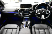 BMW X3 Xﾄﾞﾗｲﾌﾞ20d Mｽﾎﾟｰﾂ ｾﾚｸﾄ&ﾊｲﾗｲﾝP ﾊﾟﾉﾗﾏｻﾝR 型式変更後ﾓﾃﾞﾙ(UZ20) ﾗｲﾌﾞｺｯｸﾋﾟｯﾄ  harman/kardon  前席ﾍﾞﾝﾁﾚｰｼｮﾝ&全席ﾋｰﾀｰ付黒革 20AW LEDﾍｯﾄﾞﾗｲﾄ ACC HUD LCW ﾀｯﾁﾊﾟﾈﾙﾅﾋﾞ 全周囲ｶﾒﾗ 電動Rｹﾞｰﾄ ﾜｲﾔﾚｽ充電  2年保証