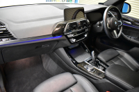 BMW X3 Xﾄﾞﾗｲﾌﾞ20d Mｽﾎﾟｰﾂ ｾﾚｸﾄ&ﾊｲﾗｲﾝP ﾊﾟﾉﾗﾏｻﾝR 型式変更後ﾓﾃﾞﾙ(UZ20) ﾗｲﾌﾞｺｯｸﾋﾟｯﾄ  harman/kardon  前席ﾍﾞﾝﾁﾚｰｼｮﾝ&全席ﾋｰﾀｰ付黒革 20AW LEDﾍｯﾄﾞﾗｲﾄ ACC HUD LCW ﾀｯﾁﾊﾟﾈﾙﾅﾋﾞ 全周囲ｶﾒﾗ 電動Rｹﾞｰﾄ ﾜｲﾔﾚｽ充電  2年保証