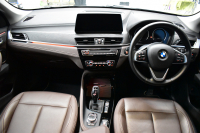 BMW X1 Xdrive18d Xﾗｲﾝ LCI後期 ﾌｪｲｽﾘﾌﾄ後ﾓﾃﾞﾙ 4WD ﾊｲﾗｲﾝ&ｺﾝﾌｫｰﾄP 追従ACC ﾋｰﾀｰ付電動ﾓｶﾚｻﾞｰ LEDﾍｯﾄﾞﾗｲﾄ 車線逸脱&歩行者警告 衝突軽減ﾌﾞﾚｰｷ ﾀｯﾁﾊﾟﾈﾙﾅﾋﾞBｶﾒﾗ 電動Rｹﾞｰﾄ 18AW 2年保証